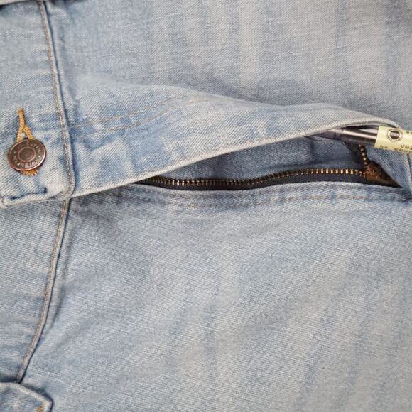 Mens Wrangler 34x9 Light Wash Denim Jean Shorts - Picture 6 of 9